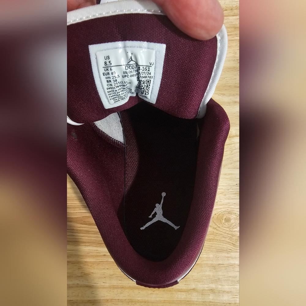 NIKE AIR JORDAN Womens Air Jordan 1 Low Bordeaux DC0774-161 MAUVE Size 8.5 - Picture 5 of 10